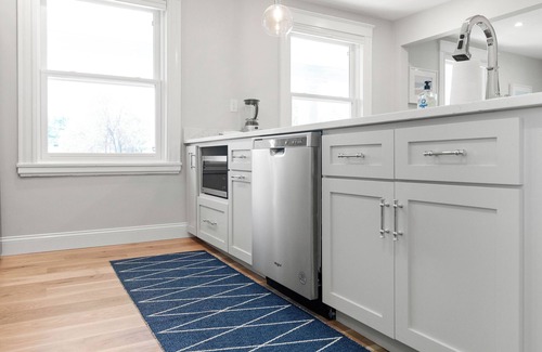 Andover Apartment | 2 Bed, 1.5 Bath Stunning Apartment, Central Andover Location