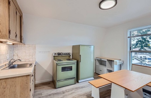 Washington Park West House | 2-Bed, 1-Bath Gem Near Wash Park Denver: Prime Location