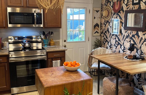 Jefferson House | 2 bed/1 bath in Quiet New Orleans Neighborhood