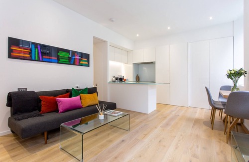 Mayfair Apartment | 2 Bed 2 Bath Apartment Off Regent Street