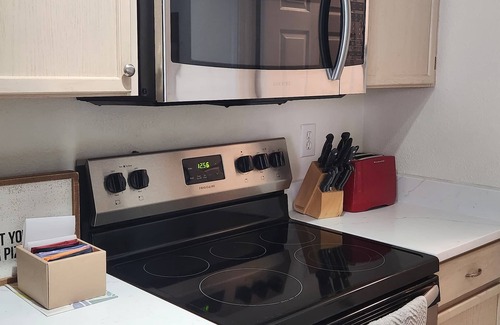 Carmel House | 2 Bed/2 Bath Cozy Home Mid-Town Carmel on Small Pond/Heated Garage