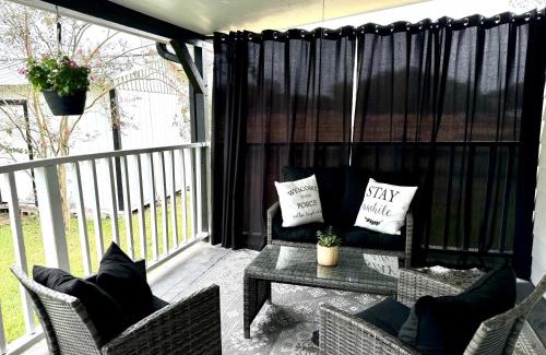 Spring House | 2 bed 2 bath Modern Farmhouse in Old Town Spring