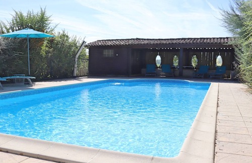 Saint-Vivien House | 2 bed/2 bath (sleeps 4+) wifi pool 10% 14 night discount