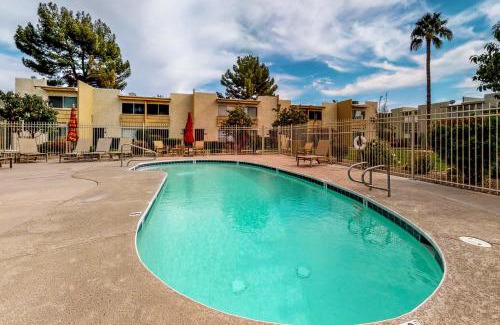 South Scottsdale House | 2 Bed 2 Bath Vacation home in Scottsdale