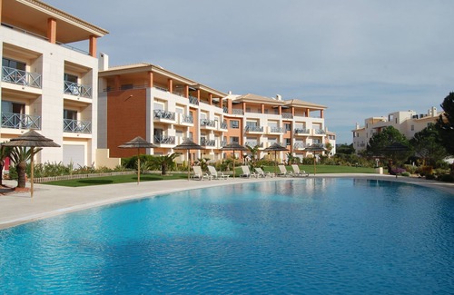 Montechoro Apartment | 2 Bed apartment Parque da Corcovada Albufeira Block 39