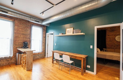 Palmer Square Apartment | 2 Bed Apt in Heart of Logan !