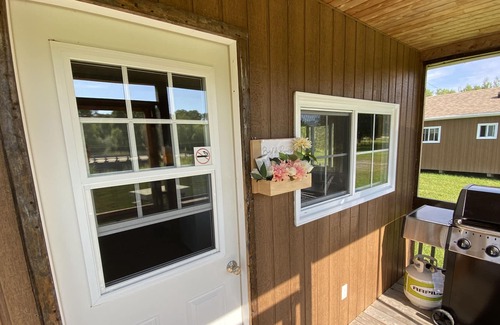 Abitibi-Temiscamingue Cabin | 2 Bed Chalet with River View