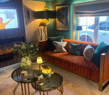 Bawtry Apartment | 2 Bed Cosy Cottage - Central Bawtry - High End Furnishings