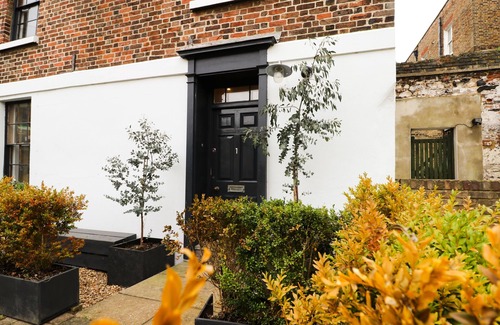Margate Old Town Cottage | 2 Bed Cottage Private parking, Garden & Log Burner