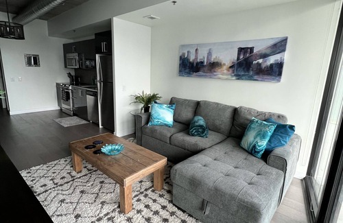Downtown Winnipeg Apartment | 2 bed downtown sleeps 5 across jets arena king bed
