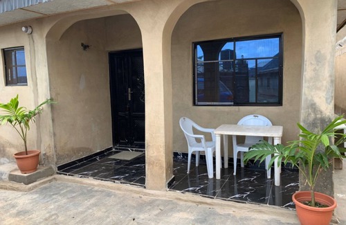 Ibadan House | 2 Bed House in Adeleye, off Olodo rd Ibadan. Quiet cheap 2 Bedroom house