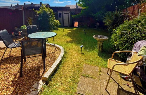 Liverpool House | 2-Bed House, Sleeps 4, Garden, 10 mins to Anfield