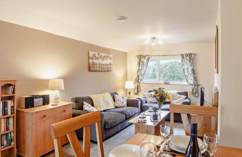 Abergele House | 2 Bed in Betws y coed 80629