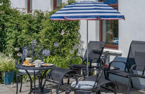 Crynant House | 2 Bed in Gower 62019