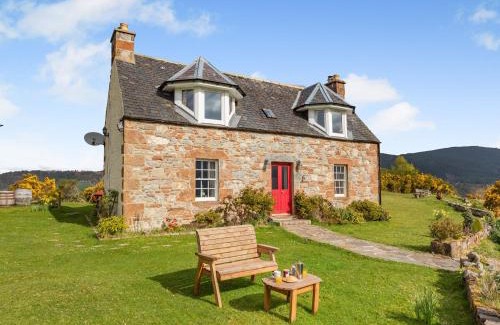 East Lewiston House | 2 bed in Loch Ness CA315