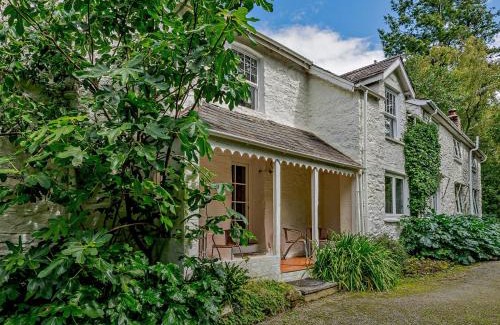 Machynlleth House | 2 Bed in Machynlleth 93079