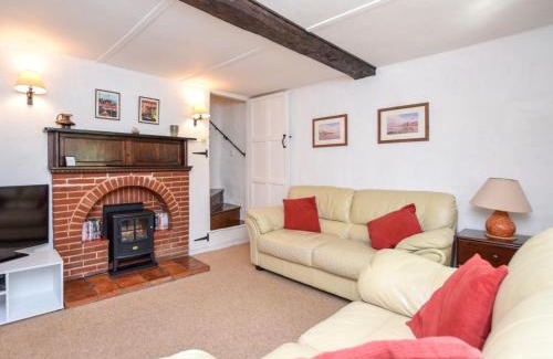 Roughton House | 2 Bed in Roughton BUCN8