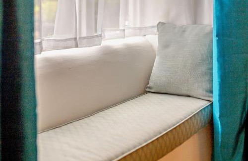 West Compton House | 2 Bed in West Bay 77557