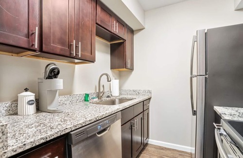 University District Apartment | 2 bed on 4th St and 15th Ave