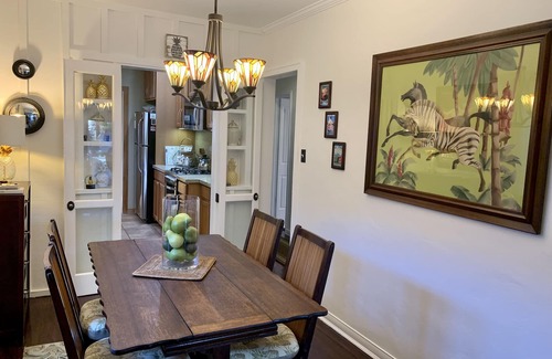 Old Towne House | 🍍2 Bed “PINEAPPLE BUNGALOW” 🌀Steps to Ocean & Main St.🌀 Relax @ the Ocean 🌊🏖️
