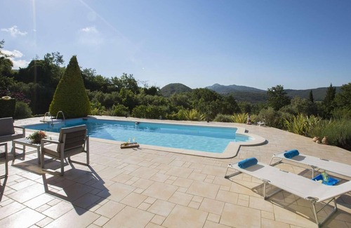 Lazarata Villa | 2 bed single storey villa with pool.