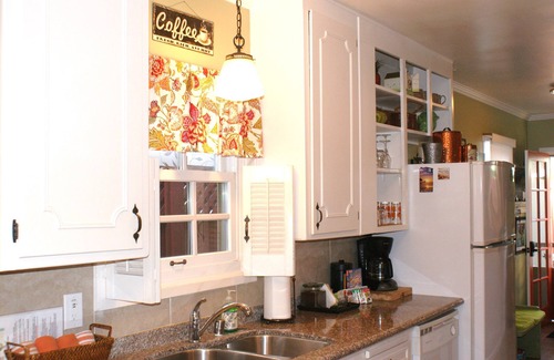 Old Towne House | "2 Bed - STARFISH BUNGALOW.” Summer fun @ the beach 🌊🏖️🏚️ 🌀Steps to the ocean🌀