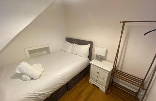 Galway City Centre Apartment | 2 Bed Townhouse Eyre Square City Centre