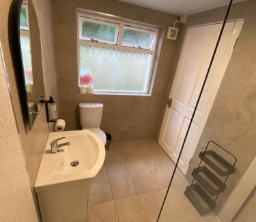 Galway City Centre Apartment | 2 Bed Townhouse Eyre Square City Centre