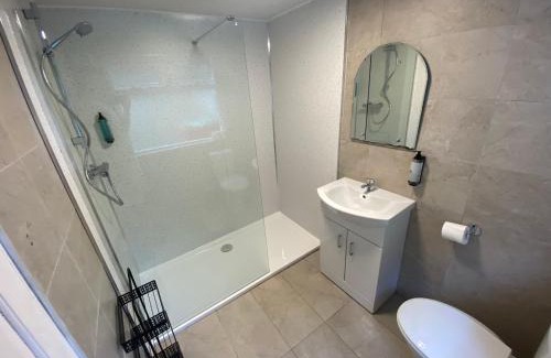 Galway City Centre Apartment | 2 Bed Townhouse Eyre Square City Centre