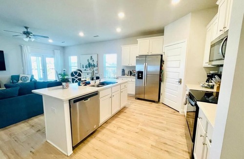 Port St. Joe Resort | 2-bedr duplex in Beach Resort. Beaches, 2 community pools, fire pit, pets, more!