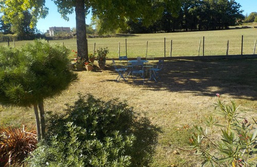 Saint-Brice-sur-Vienne Apartment | 2 Bedroom Apartment in Saint-Brice-sur-Vienne