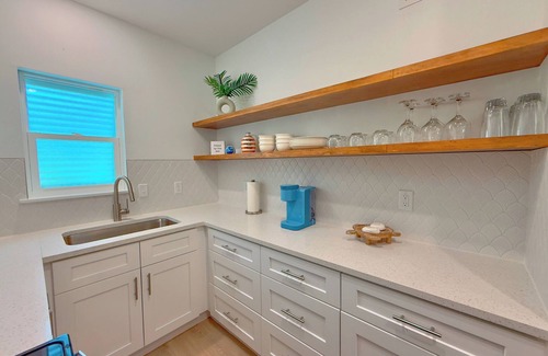 Rockport House | 2 bedroom 1.5 bath townhome 1150 sqft B1