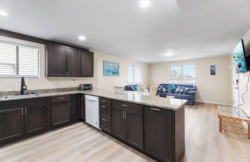 Fenwick Island Condo | 2 Bedroom, 1 Bath, Senior Week and Groups welcome