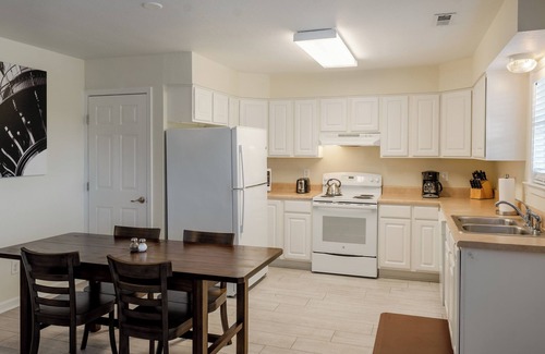 Waves Apartment | 2-bedroom, 1-bathroom apartment. Walk to beach and access to REAL Watersports