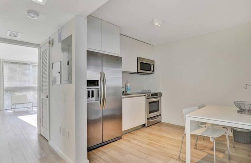Key Biscayne Apartment | 2 Bedroom 1King-2Twins