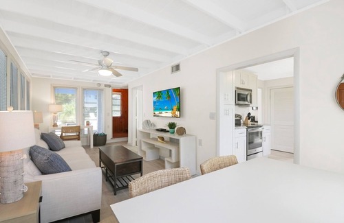 Little Torch Key House | 2 Bedroom 2 Bathroom Home with Private Pool Walking Distance to a Water View