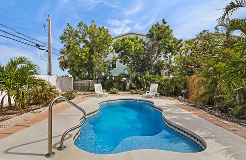 Little Torch Key House | 2 Bedroom 2 Bathroom Home with Private Pool Walking Distance to a Water View