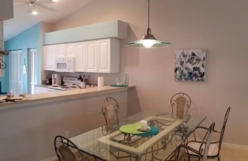 Palmer Ranch Condo | 2-bedroom 2 bath active community at Stoneybrook