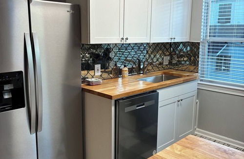 East Side Apartment | 2 bedroom/2 bath cottage, just a block from Emory University/Emory Hospital
