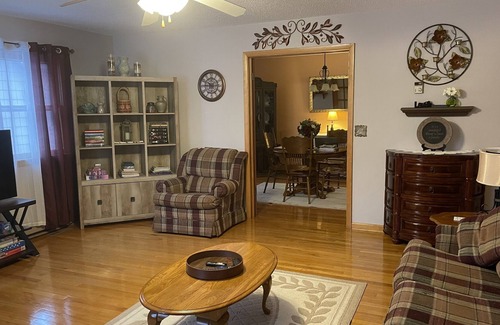 Leadsville House | 2 bedroom/2 bath residential home in walking distance of downtown Elkins, WV