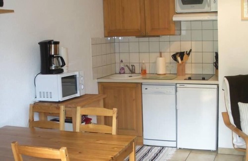 La Salle-les-Alpes Apartment | 2 Bedroom/2 Bath Duplex style Apt, comfortably furnished, south facing balconies, near bus stop & summer/winter activities