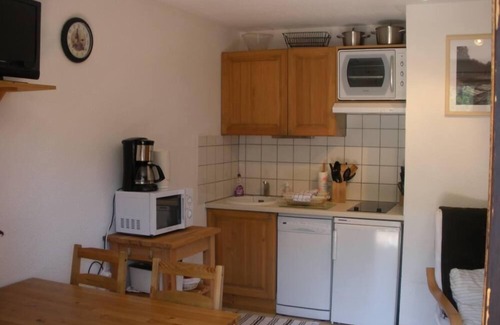 La Salle-les-Alpes Apartment | 2 Bedroom/2 Bath Duplex style Apt, comfortably furnished, south facing balconies, near bus stop & summer/winter activities