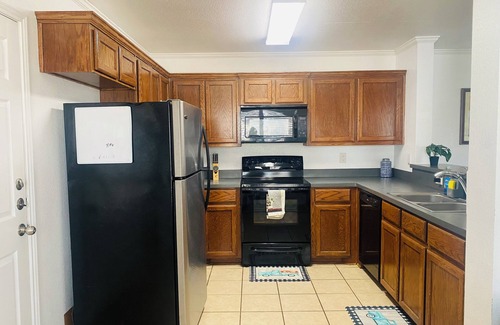 Euless House | 2 bedroom/2bathroom duplex 12 mins toDFW Airport and free WiFi