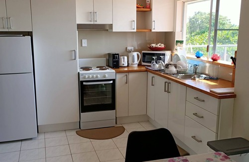 South Mission Apartment | 2 bedroom apartment with good views of the Coral Sea and Islands.