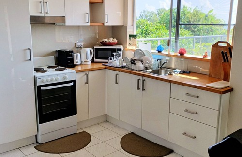 South Mission Apartment | 2 bedroom apartment with good views of the Coral Sea and Islands.