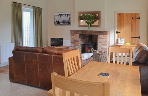 Whitchurch Cottage | 2 bedroom accommodation in Crimscote, near Newbold
