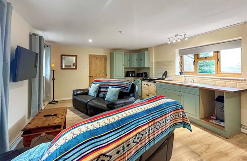 Compton Martin Cottage | 2 bedroom accommodation in Priddy, near Wells