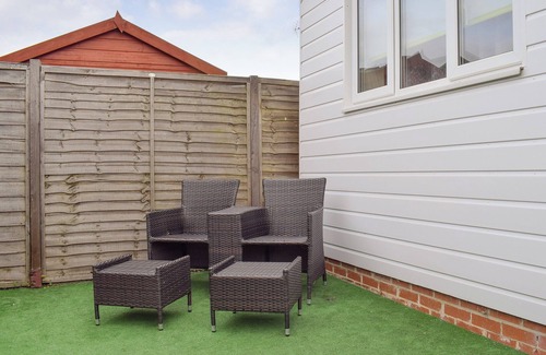 Bognor Regis Cottage | 2 bedroom accommodation in North Bersted, near Bognor Regis