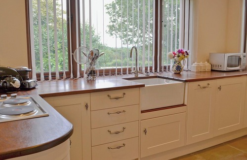 Cowbeech Cottage | 2 bedroom accommodation in Herstmonceux