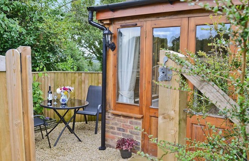 Cowbeech Cottage | 2 bedroom accommodation in Herstmonceux